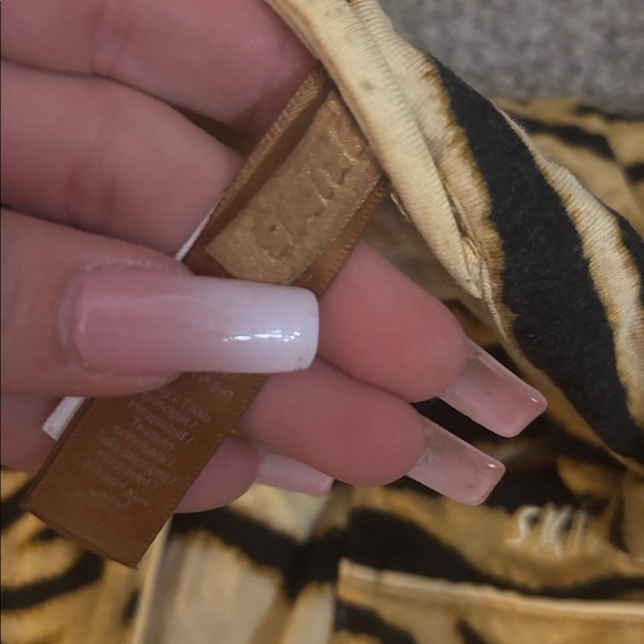 SKIMS PJ SET (SOLD OUT ONLINE) - Picture 5 of 10